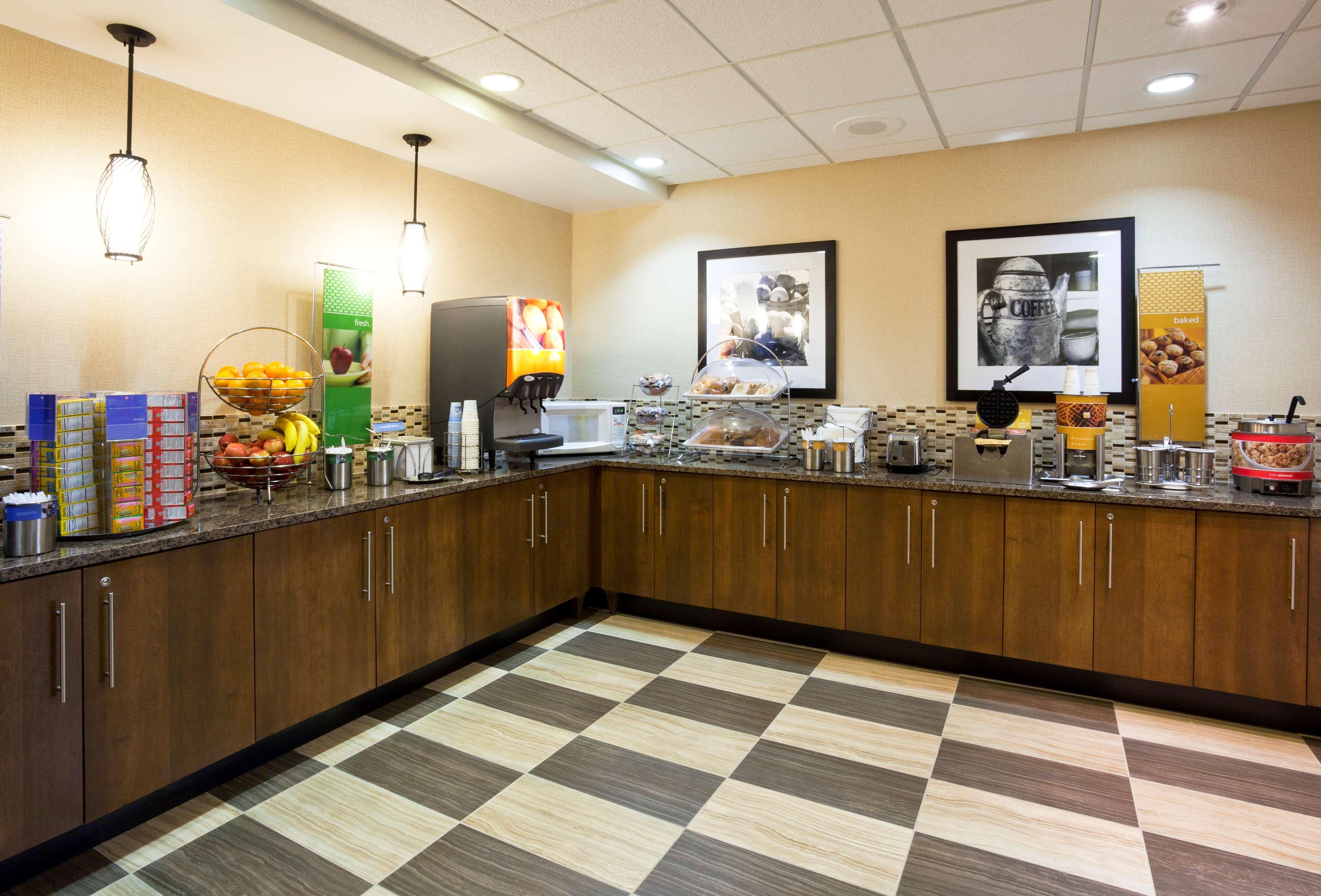 Hampton Inn Rockford Exteriör bild
