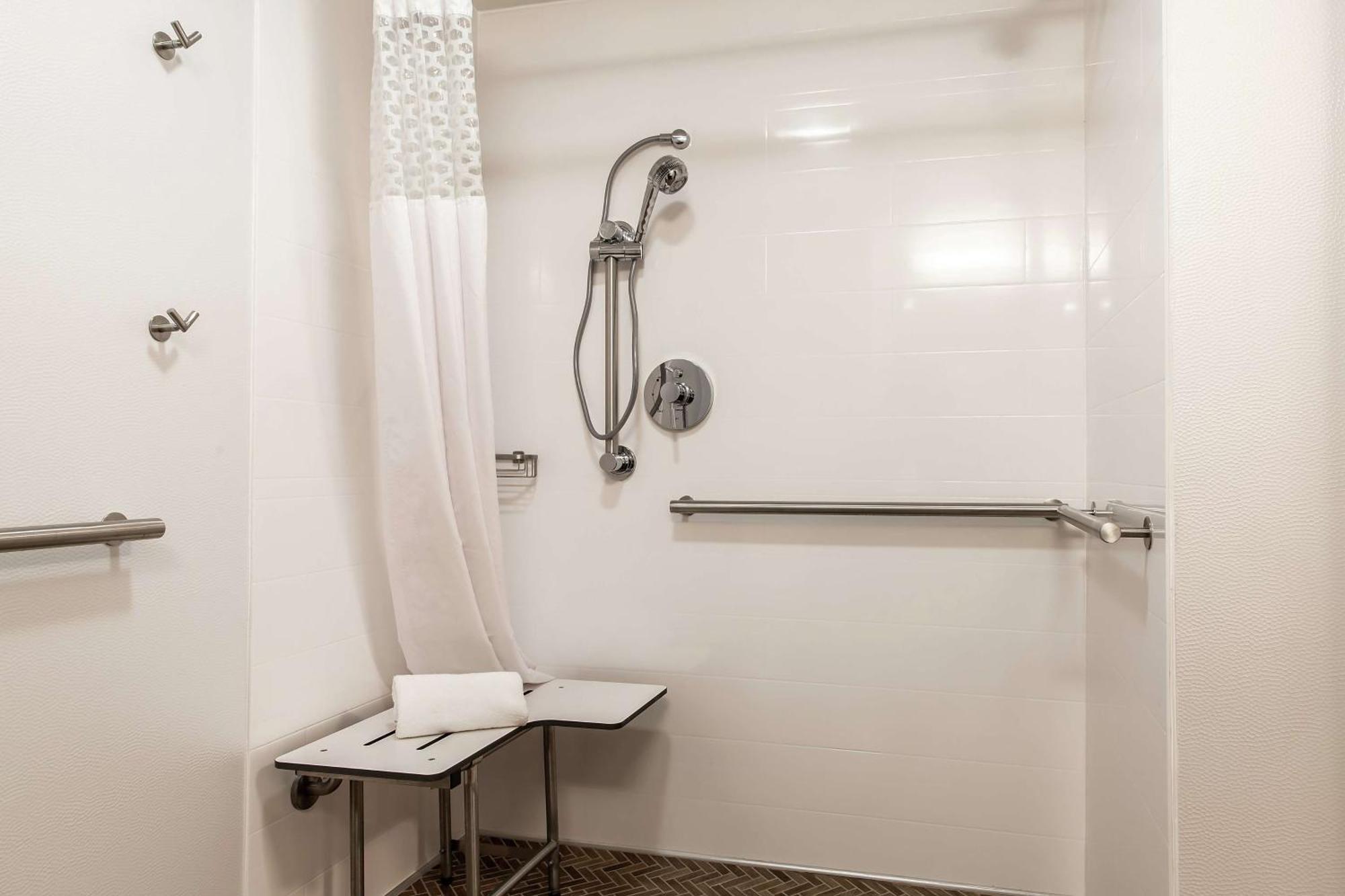 Hampton Inn Rockford Exteriör bild